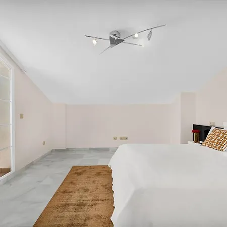 700m 2 Golden Mile Beaches And Puente V112 Marbella